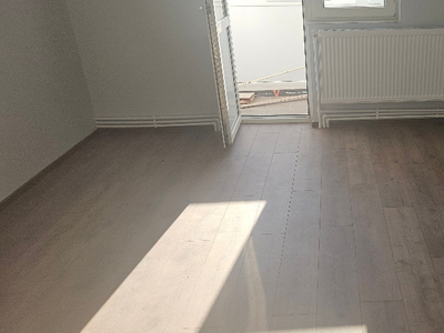 Vand apartament cu 2 camere in Deva