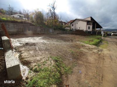 Vând teren intravilan 560mp Hunedoara zona Ciuperca, front stradal 26m