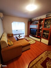 Vand apartament cu 2 camere zona bazar