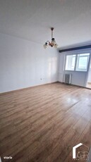 Apartament cu 2 camere, decomandat, zona Republicii