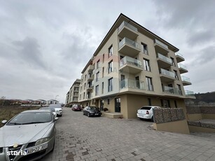 Apartament cu 3 camere de vânzare