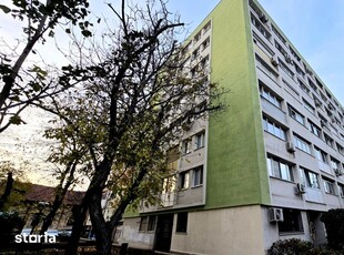 Apartament cu 3 camere decomandat Tineretului