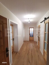 Apartament de 4 camere Semidecomandat, etaj intermediar, Zona Pod Calv