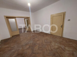 Apartament decomandat de vanzare 3 camere 78 mpu pivnita Tre