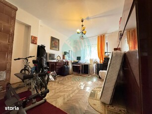 Apartament spatios cu 4 camere