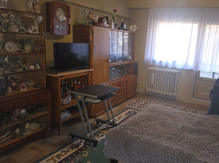 Vand apartament 3 camere decomandat in Deva