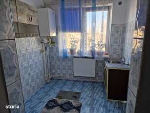 Vand apartament cu 3 camere