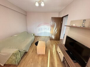 Apartament 2 camere inchiriere in bloc de apartamente Bacau, Central