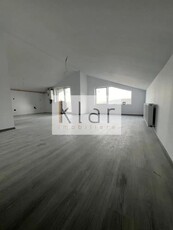 Apartament 2 camere spatios, 2 bai, parcare! Zona Teilor!