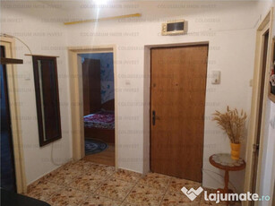 Apartament 3 camere, decomandat - zona Racadau