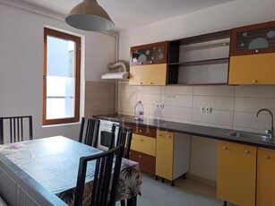 Apartament 3 camere in zona CAMPULUI