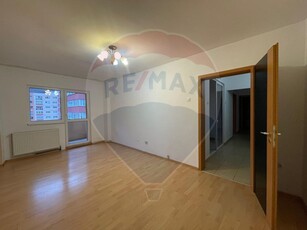 Apartament 3 camere inchiriere in bloc de apartamente Brasov, Racadau