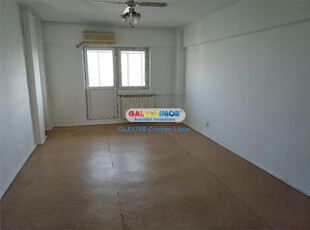 Apartament 3 camere Podul Grant