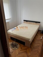 Apartament 3 camere, Tractorul, Codrii Cosminului, 500 Euro, loc parcare.