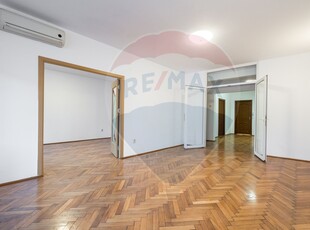 Apartament 4 camere vanzare in bloc de apartamente Bucuresti, Cotroceni