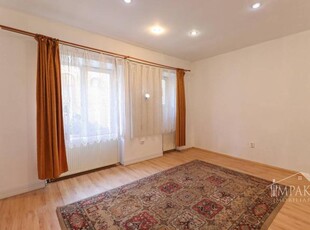 Apartament cu 3 camere si cota parte de gradina, zona strazii Horea!