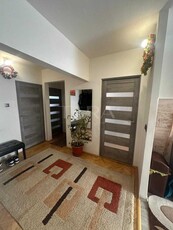 Apartament decomandat, finisat, etaj intermediar!