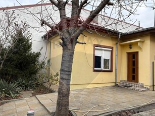 Casa cu 3 camere de vanzare in zona Siloz