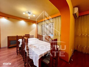 Apartament 3 camere zona Vasile Aron