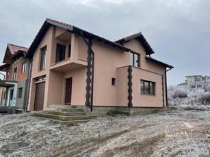 Casa Spatioasa cu Potential, Finisata Exterior si la Rosu Interior Turda, Jud. Cluj