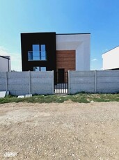 Casa/Vila Parter + 1Etaj/4 camere/Com.Berceni/Comision 0%