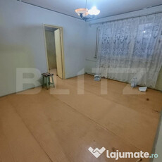 Apartament cu 3 camere, 48 mp, zona Vest