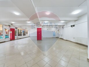 Spatiu comercial 125 mp inchiriere in Bloc de apartamente, Brasov, Ghimbav, Central