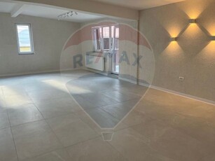 Spatiu comercial 125 mp inchiriere in Stradal, Arad, Parneava