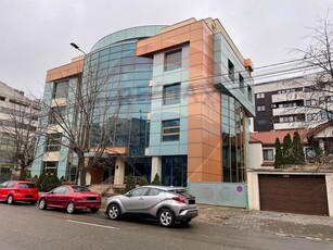 Spatiu comercial 1745 mp vanzare in Clădire birouri, Bacau, Ultracentral