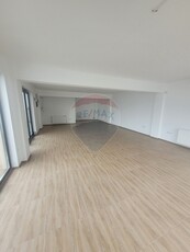 Spatiu comercial 70 mp inchiriere in Bloc de apartamente, Sibiu, Cisnadie, Sud