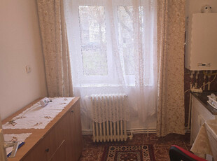 Vand apartament cu 2 camere