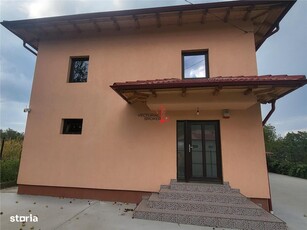 Vanzare casa 5 camere sau schimb cu aparatment in Pitesti sau Curtea d