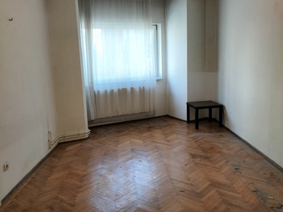 Apartament 3 camere Dacia Va propunem spre vanzare apartament 3 camere