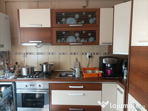 Apartament 2 camere decomandat-etaj 1-loc de parcare-zona Zavoi Deva