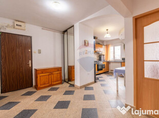 Apartament 3 camere de vanzare, Marasti