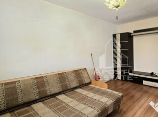 Apartament cu 1 camera, etaj intermediar, zona Lipovei