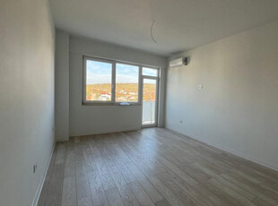 APARTAMENT CU 2 CAMERE + LOC DE PARCARE