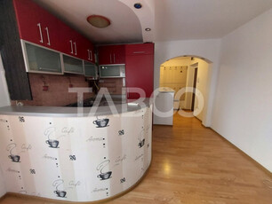 Apartament de vanzare 4 camere decomandate 2 bai zona Mihai