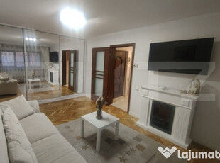 Apartament de vanzare, cu 3 camere, 102 mp, zona Centrala