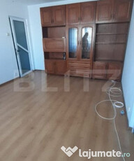 Apartament de vanzare, cu 3 camere, 48 mp, zona Micro 11