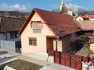 Casă în satul sasesc Curciu, județul Sibiu – renovat...