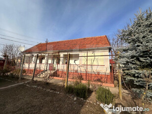 Casa de vanzare, cu 2 camere, 65 mp, Oradea