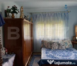 Casa de vanzare, cu 6 camere, 218,44 mp, zona Tasnad