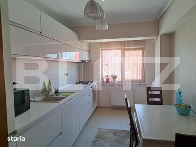 Apartament 2 camere, 65 mp, balcon, zona Teilor