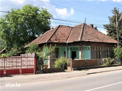 Casa si teren in Criscior , judet Hd