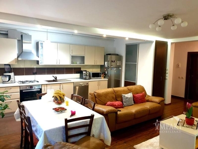 Inchiriere apartament superb cu 4 camere, Buna Ziua !