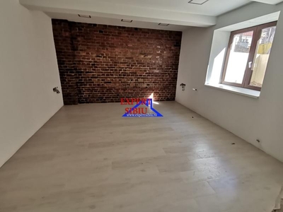 INCHIRIEZ spatiu birou 7 camere dec.,recent renovat,180 mp, zona Centrala