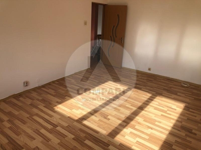 Vand apartament 2 camere Antiaeriana