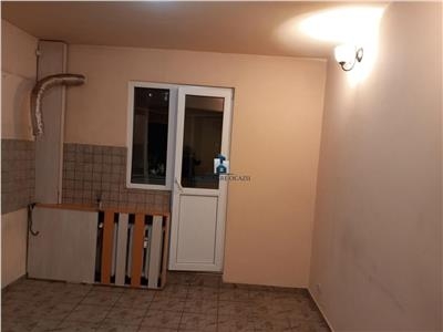 Vanzare Apartament 2 Camere Decomandat Piata Sudului