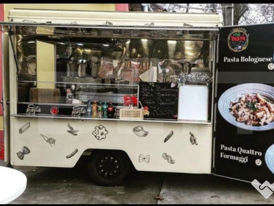 Afacere la cheie, Food-Truck cu paste in roata de parmezan